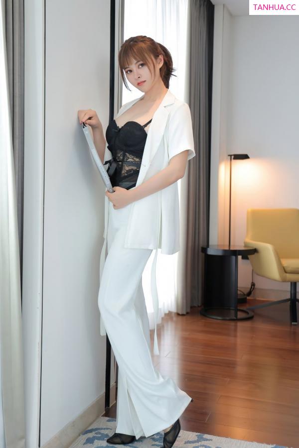 奈沐子  [XiuRen]高清写真图 2022.05.17 No.5019 奈沐子第27张图片